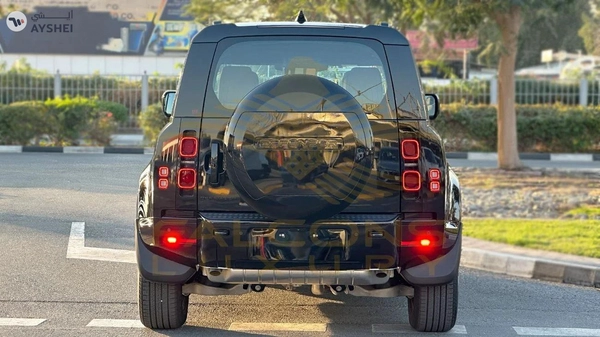 Land Rover Defender P400 110 HSE 3.0L (5 Seater)
