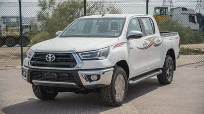 Hilux Pickup SR5 2.7L Manual Poush Start 2026 GCC Specs Brand New For Export-0