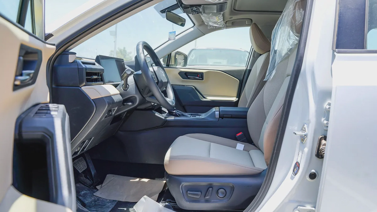 2026 Toyota RAV4 XLE 2.0L PETROL | GCC Specs | Brand New-10-10