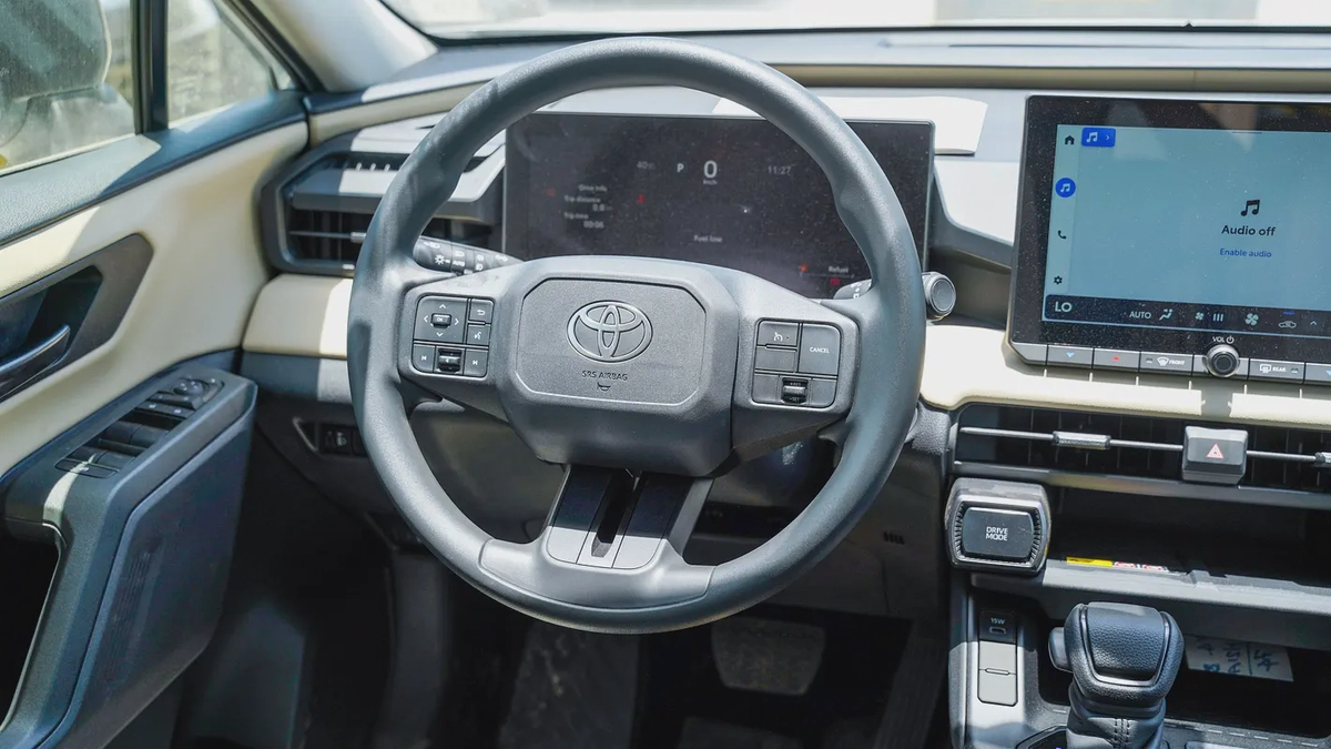 2026 Toyota RAV4 XLE 2.0L PETROL | GCC Specs | Brand New-13-13