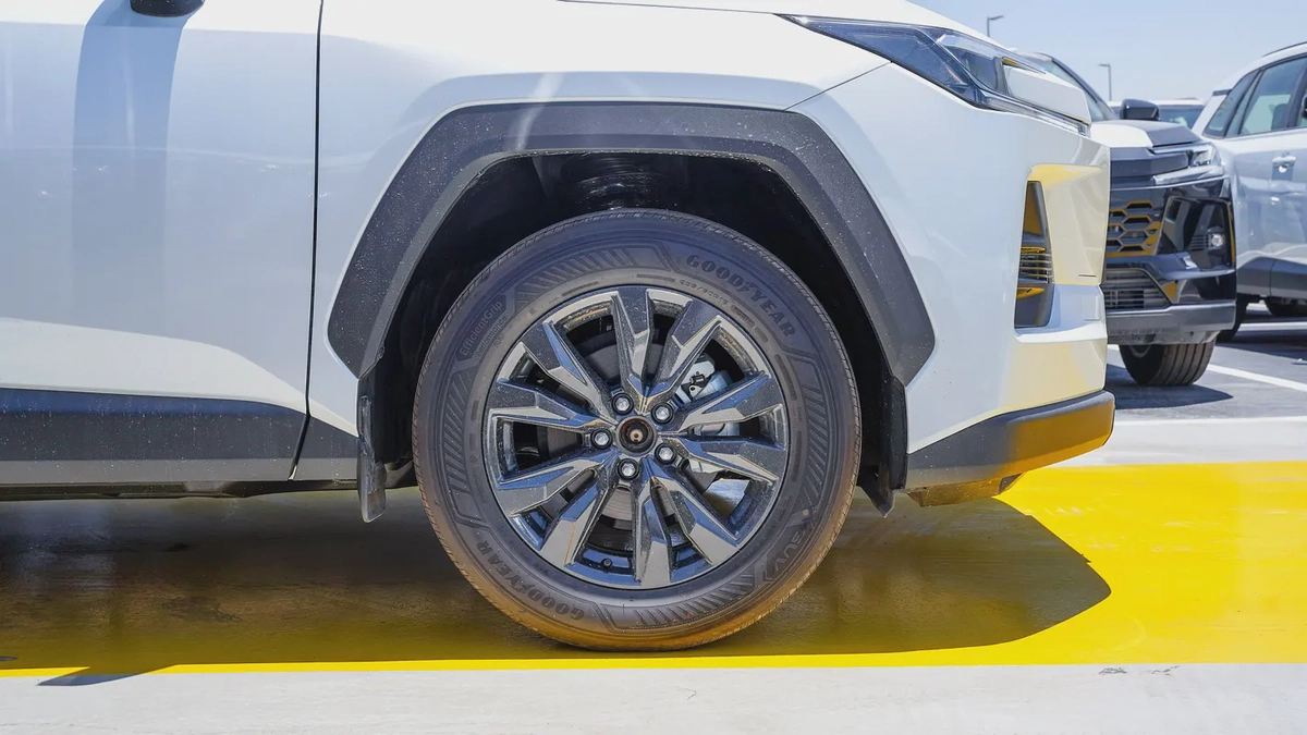 2026 Toyota RAV4 XLE 2.0L PETROL | GCC Specs | Brand New-4-4