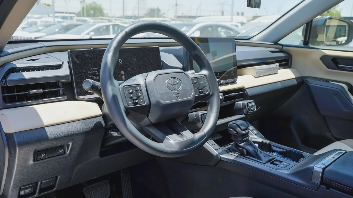 2026 Toyota RAV4 XLE 2.0L PETROL | GCC Specs | Brand New-8-8