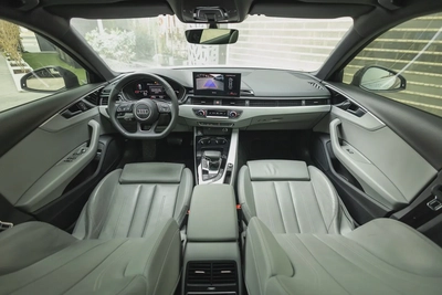 Audi A4 2023-7