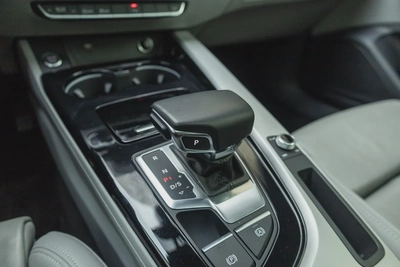Audi A4 2023-11