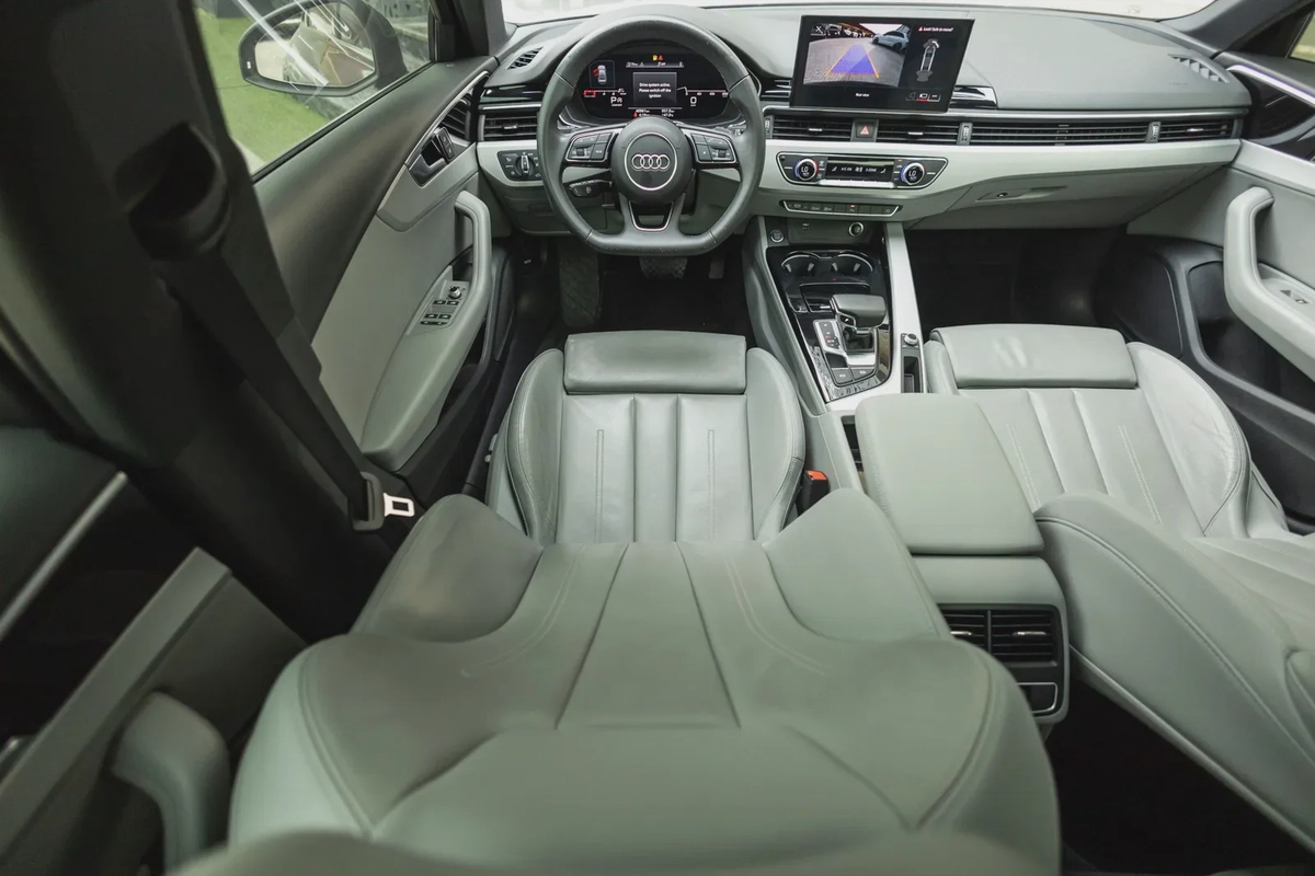 Audi A4 2023-5-5