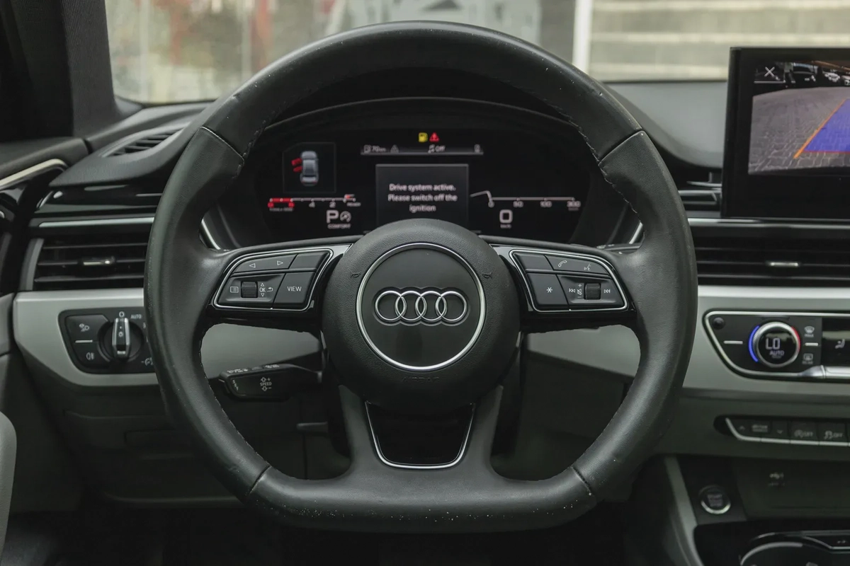 Audi A4 2023-8-8