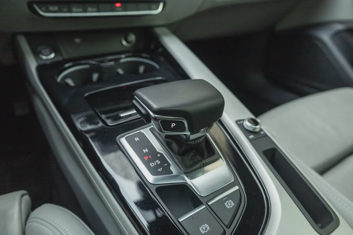 Audi A4 2023-11-11