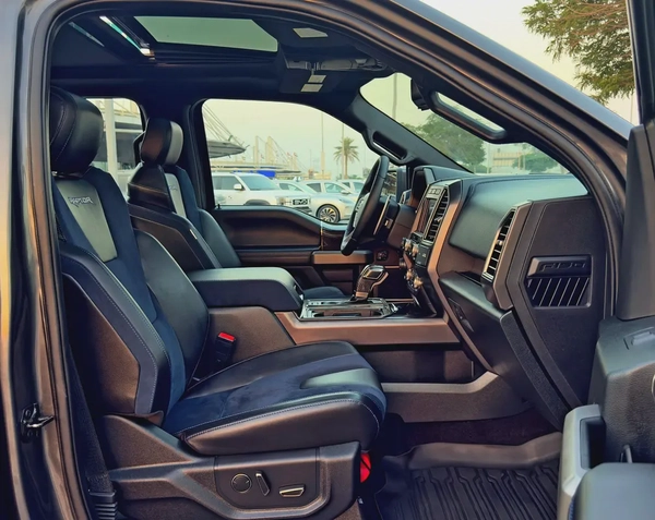 2020 Ford F150 Raptor, GCC Specifications (Complete Service History)