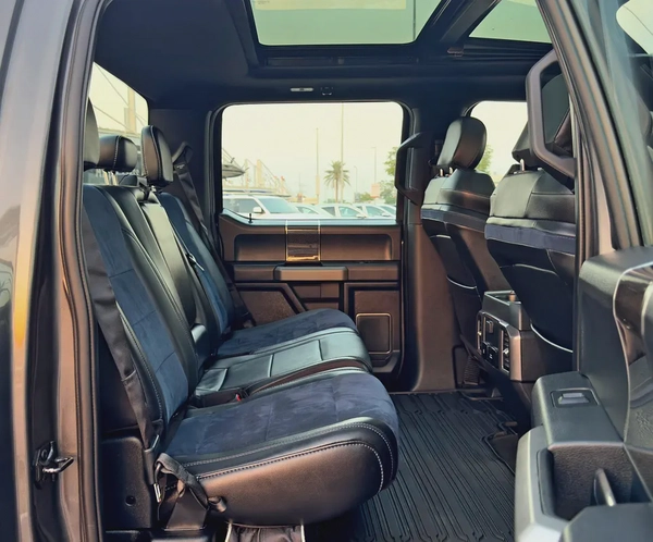 2020 Ford F150 Raptor, GCC Specifications (Complete Service History)