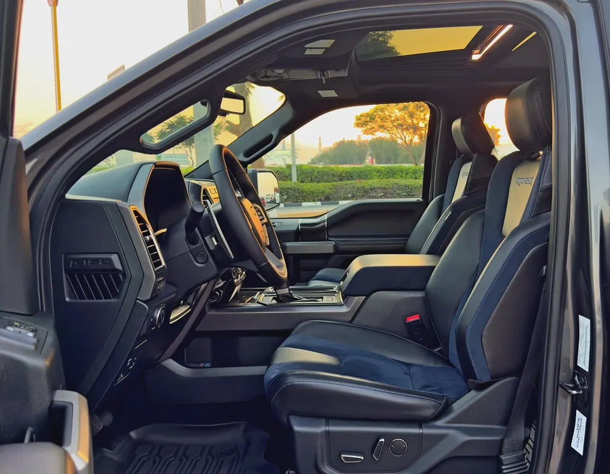 2020 Ford F150 Raptor, GCC Specifications (Complete Service History)-8-8