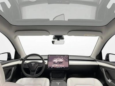 Tesla Model Y LONG RANGE AWD GCC SPECIFICATION -TESLA CENTRE DUBAI-3