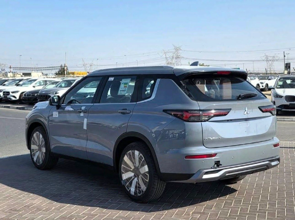 MITSUBISHI OUTLANDER P LINE-1-1
