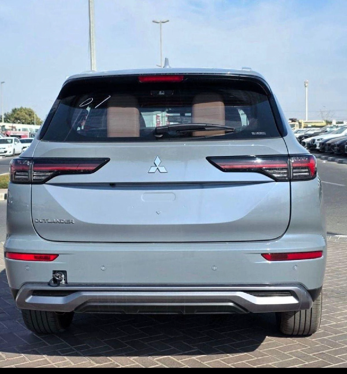 MITSUBISHI OUTLANDER P LINE-2-2