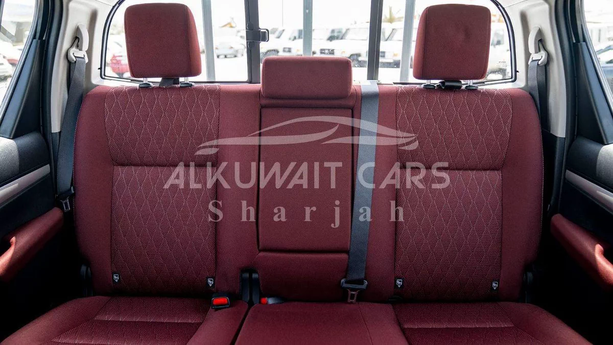 Toyota Hilux SGLX TOYOTA HILUX DC 2.7P MT 4X4 P.WINDOW MY2023-18-0