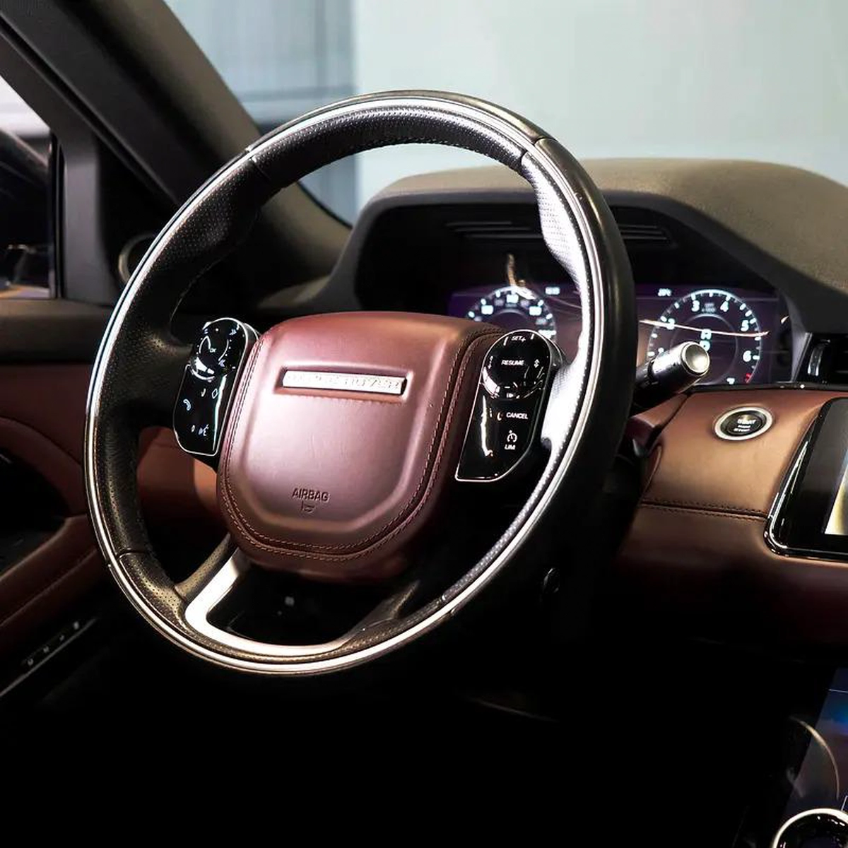 AED 2,107 p.m • 0% Downpayment • Evoque R-Dynamic HSE • 1 Year Warranty-3-3
