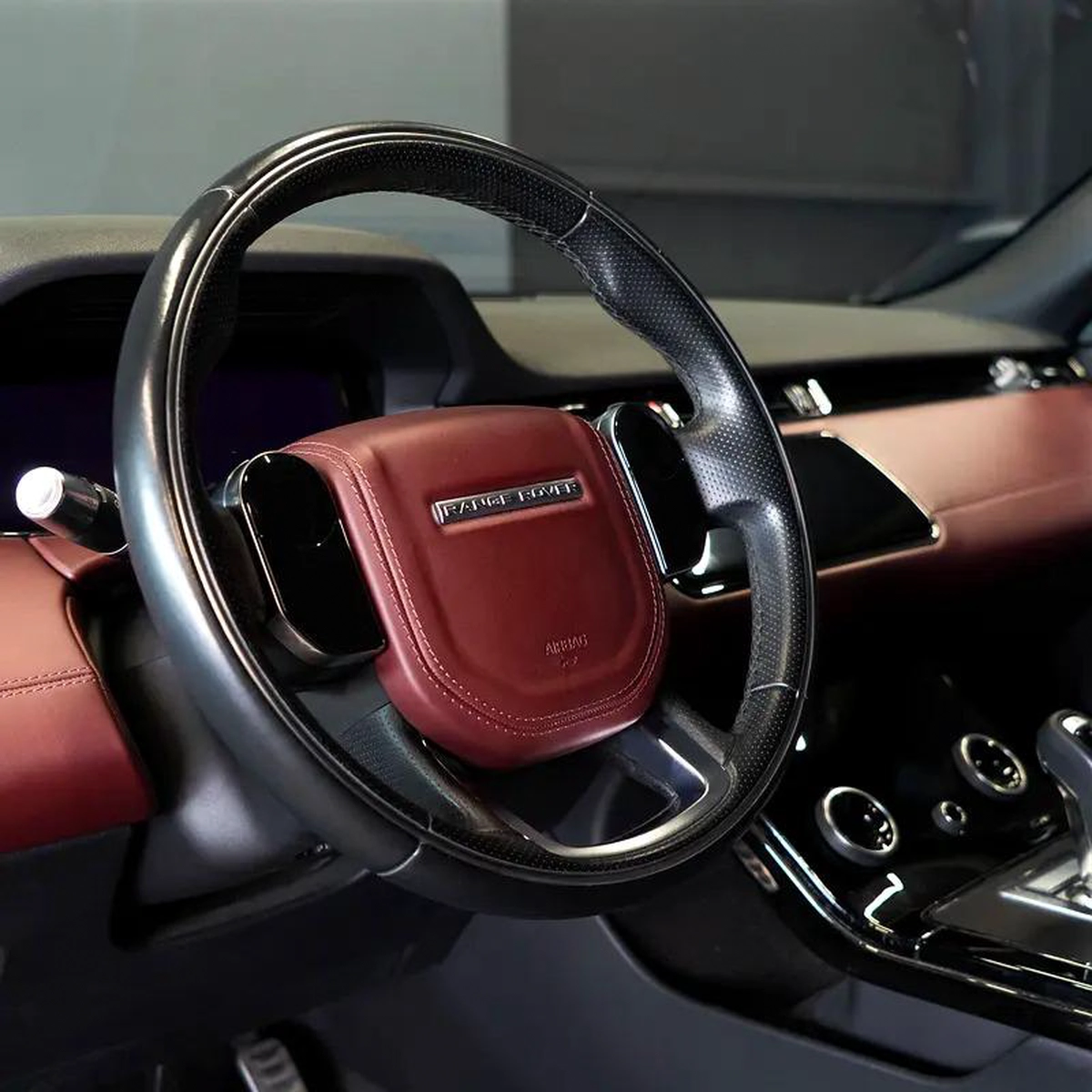 AED 2,107 p.m • 0% Downpayment • Evoque R-Dynamic HSE • 1 Year Warranty-13-13