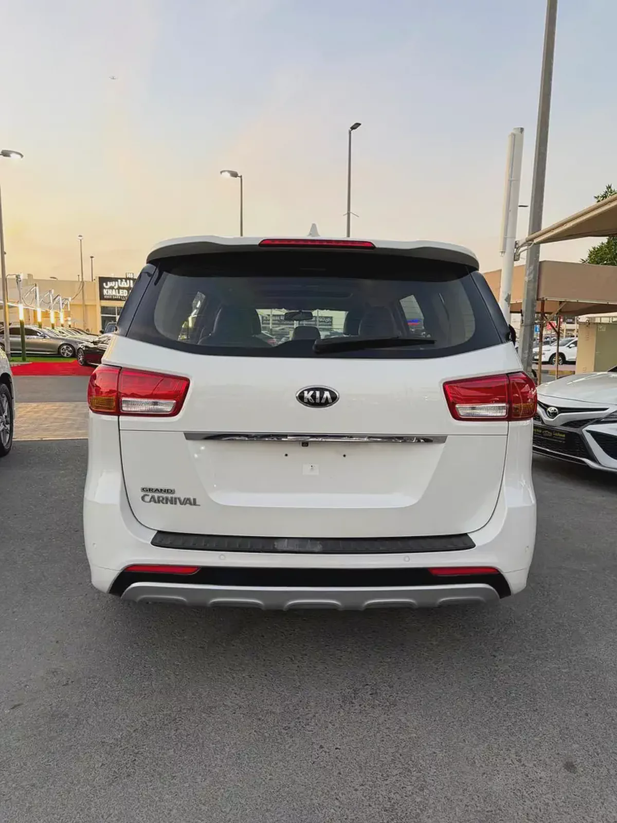 Kia Carnival 2016, white, full option-9-9