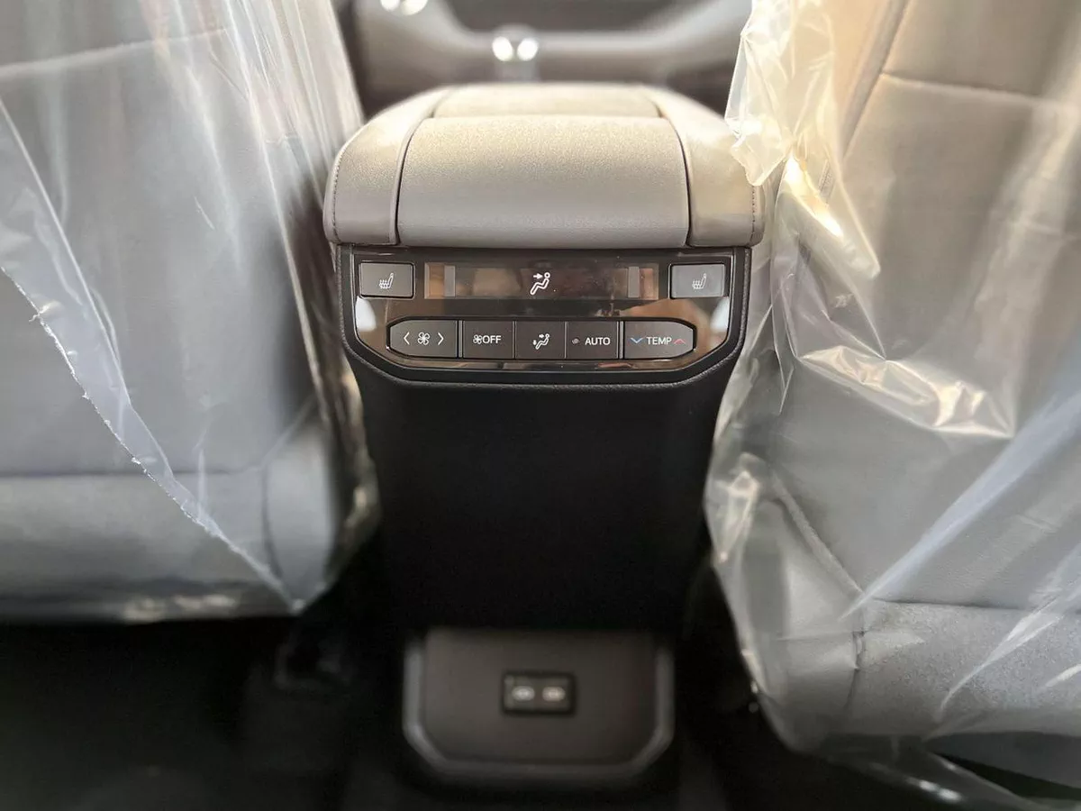 Toyota Highlander LTD HEV 2.5L - EXPORT ONLY-16-0