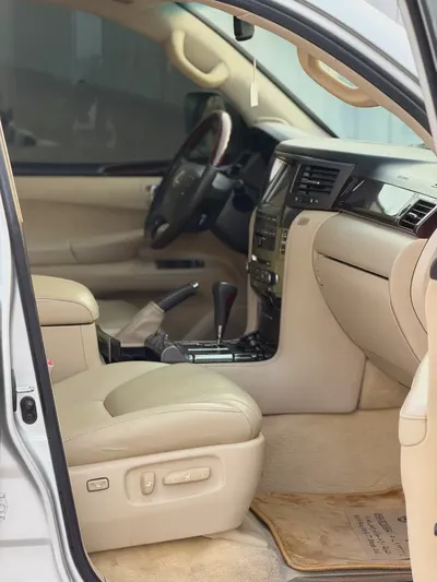 2010 Lexus LX 570 Sport GCC Specs-9