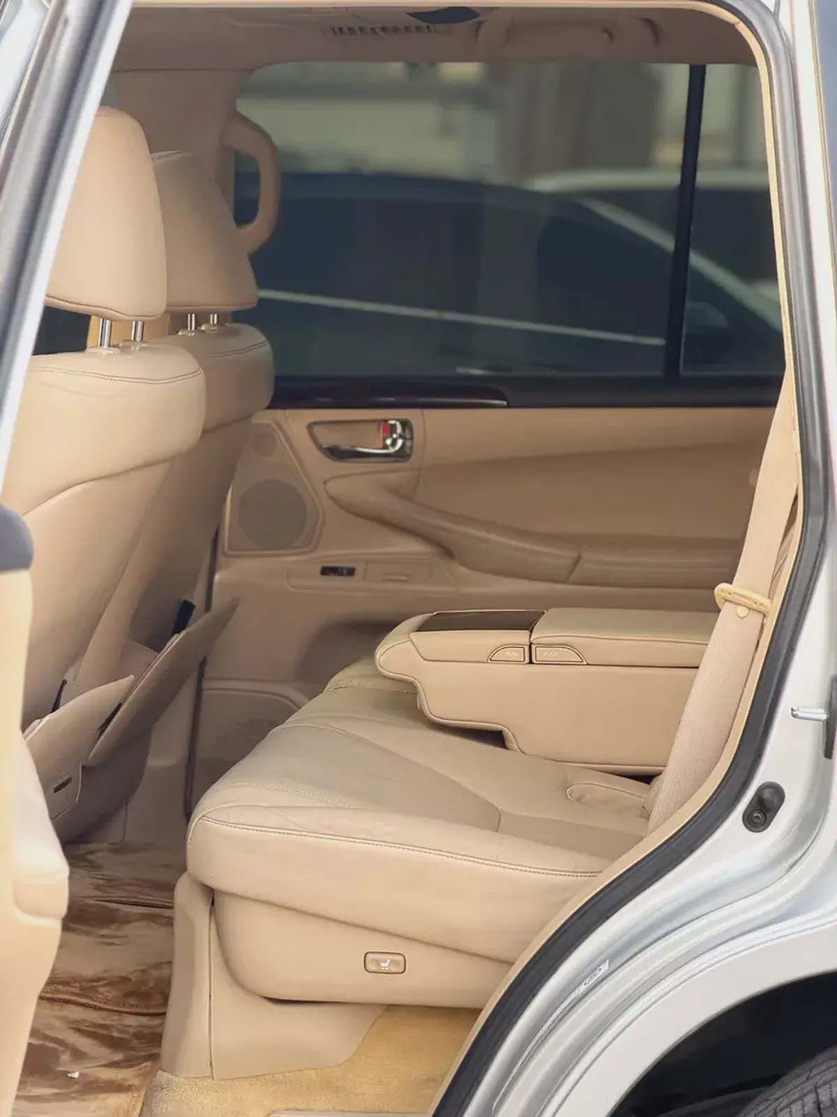 2010 Lexus LX 570 Sport GCC Specs-13-13
