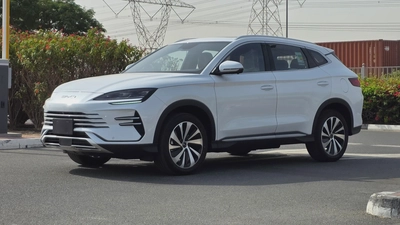 BYD SONG PLUS Design PHEV (White)-3