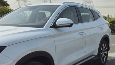 BYD SONG PLUS Design PHEV (White)-5