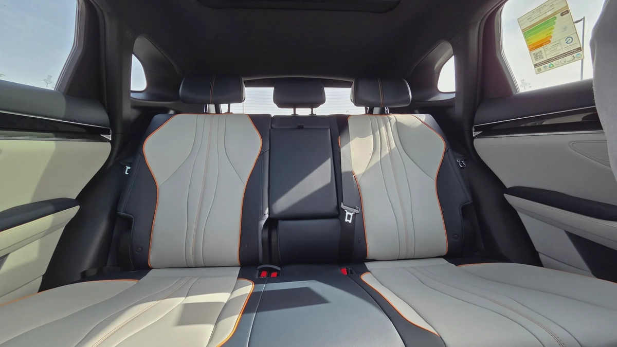 BYD SONG PLUS Design PHEV (White)-6-6