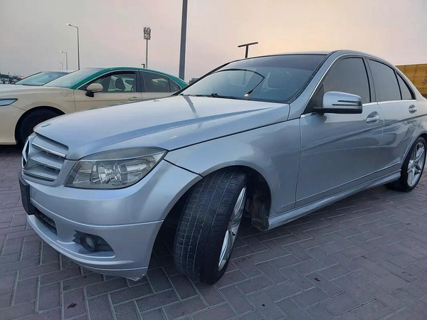 Mercedes-Benz C-Class C300 2011 | Japanese Specs | Pristine Condition