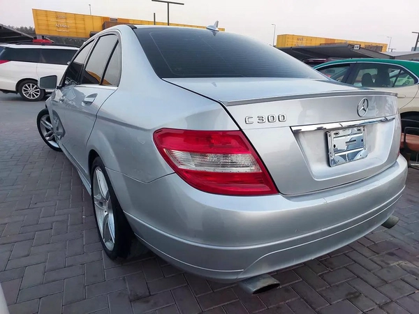 Mercedes-Benz C-Class C300 2011 | Japanese Specs | Pristine Condition