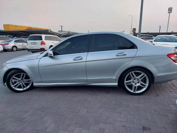 Mercedes-Benz C-Class C300 2011 | Japanese Specs | Pristine Condition