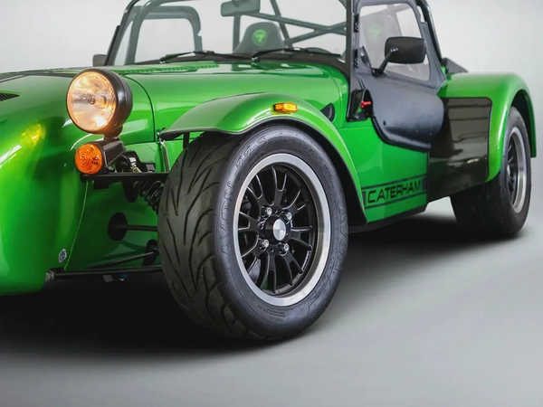 Cash: 249,000 AED | Caterham 340R / Bespoke High Option Order / Caterham Warranty