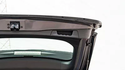 Toyota RAV4 LE 2×4-19