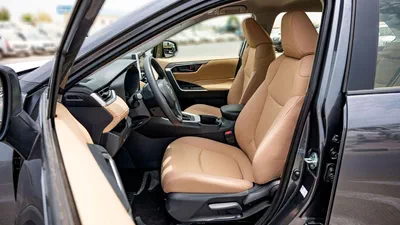 Toyota RAV4 LE 2×4-23