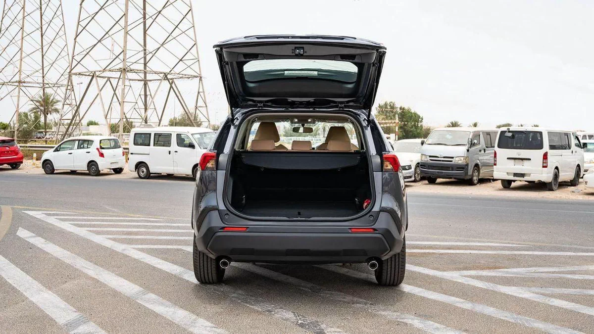 Toyota RAV4 LE 2×4-13-0