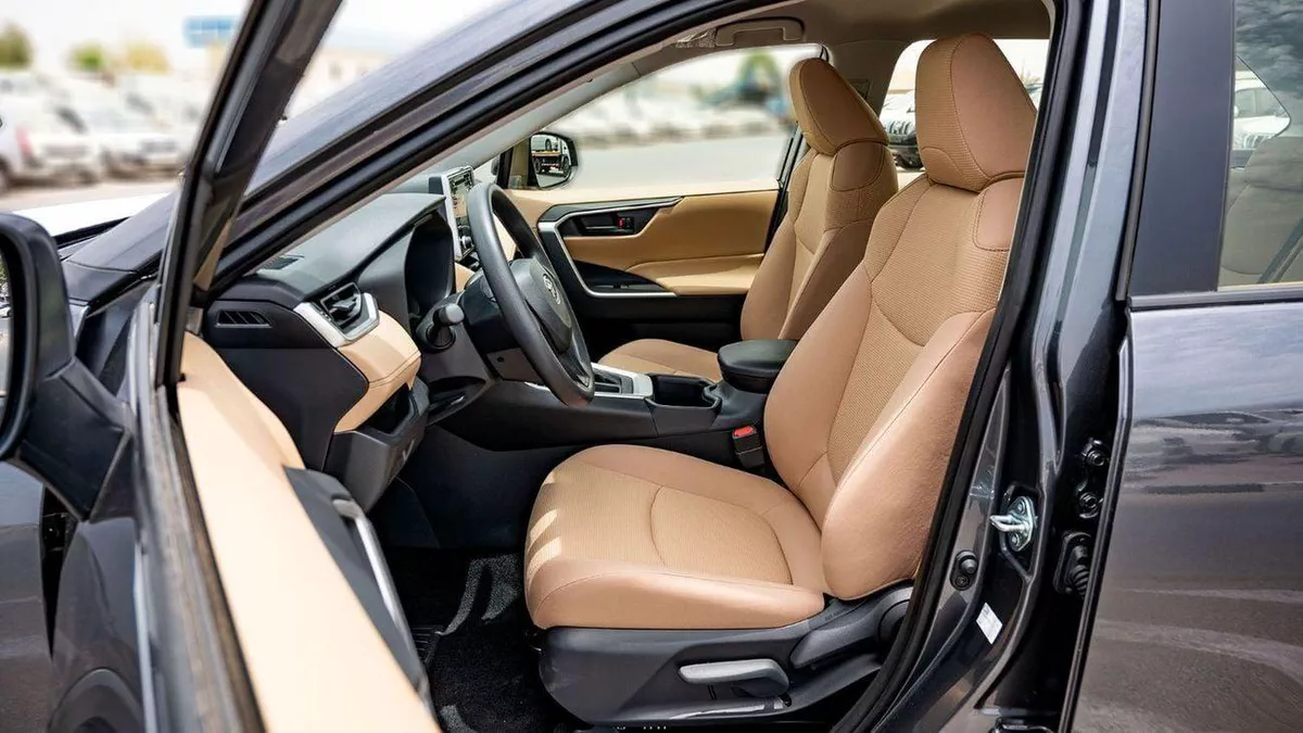 Toyota RAV4 LE 2×4-23-0