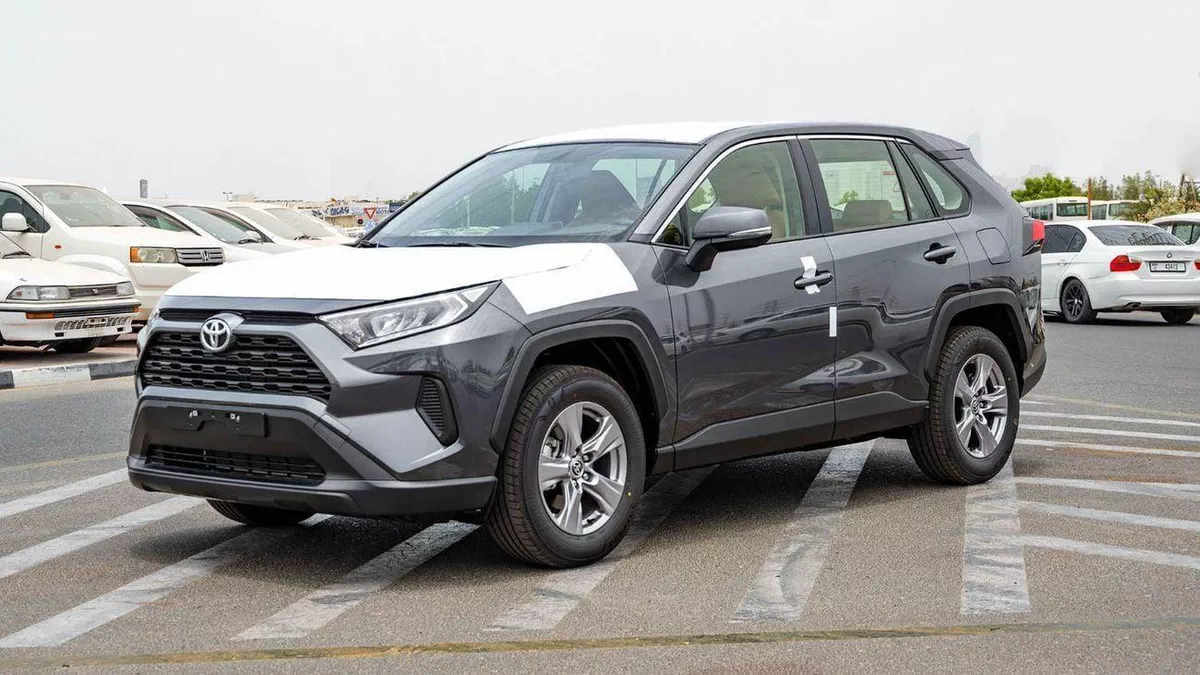 Toyota RAV4 LE 2×4-2-0