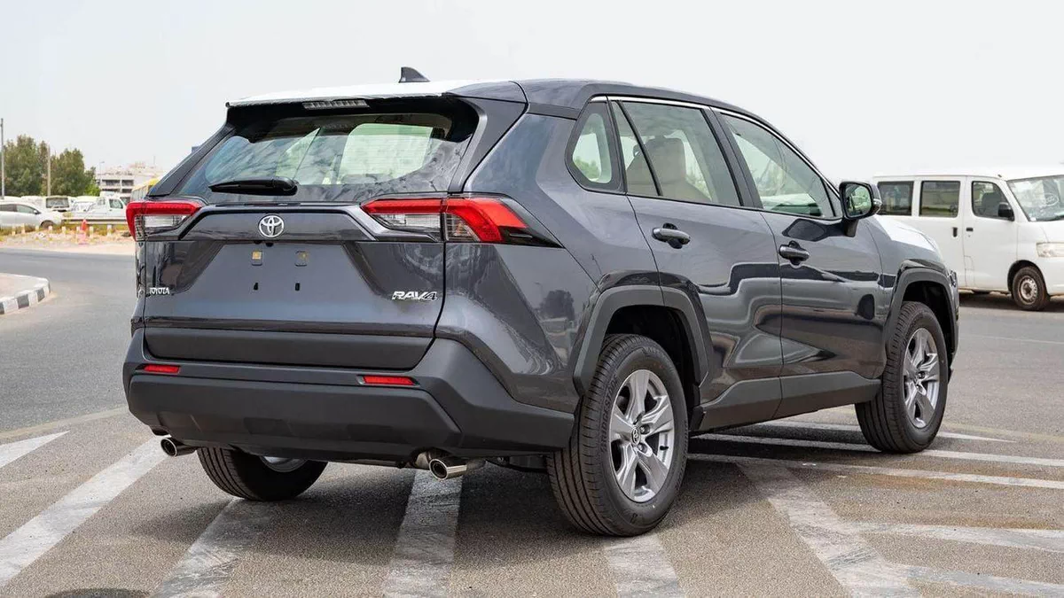 Toyota RAV4 LE 2×4-4-0