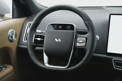 2025 LI AUTO L9 ULTRA 6 SEATER-5