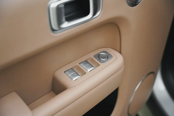 2025 LI AUTO L9 ULTRA 6 SEATER