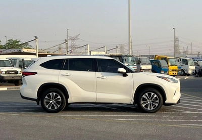 Toyota Highlander 2020 Toyota Highlander Hybrid XLE Full Option 2.5L V4 - Sunroof - Leather Seat - Rear Camera & Senso-4
