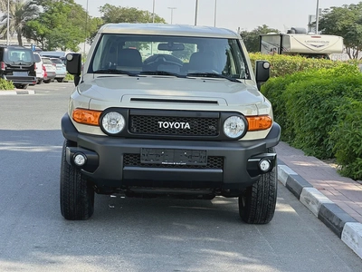 Toyota FJ Cruiser final Edition 06/1000 GCC Al futtaim-1