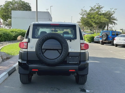 Toyota FJ Cruiser final Edition 06/1000 GCC Al futtaim-4