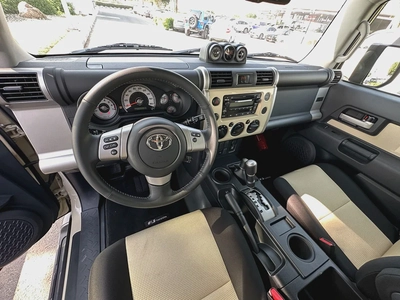 Toyota FJ Cruiser final Edition 06/1000 GCC Al futtaim-10