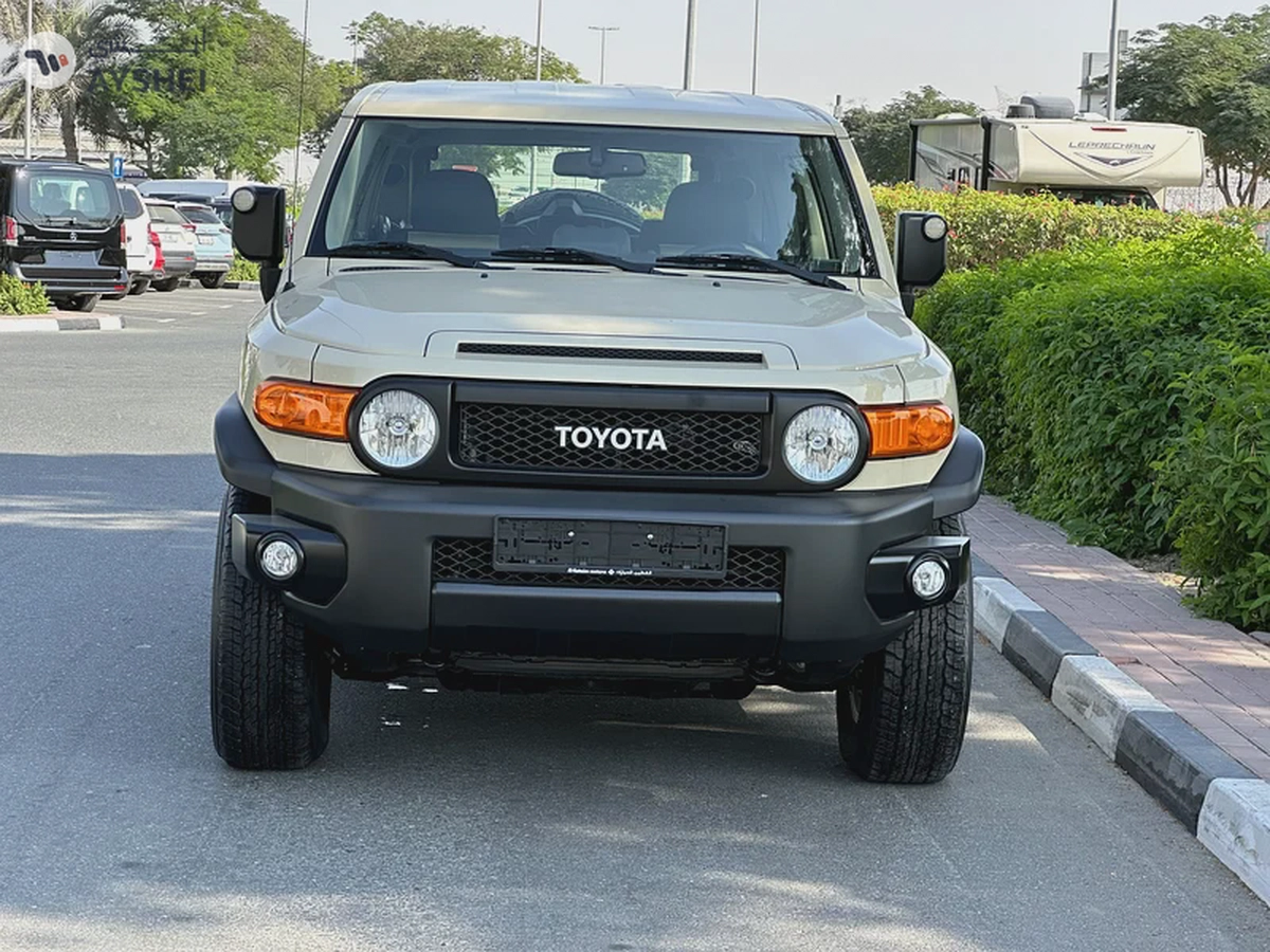 Toyota FJ Cruiser final Edition 06/1000 GCC Al futtaim-1-1