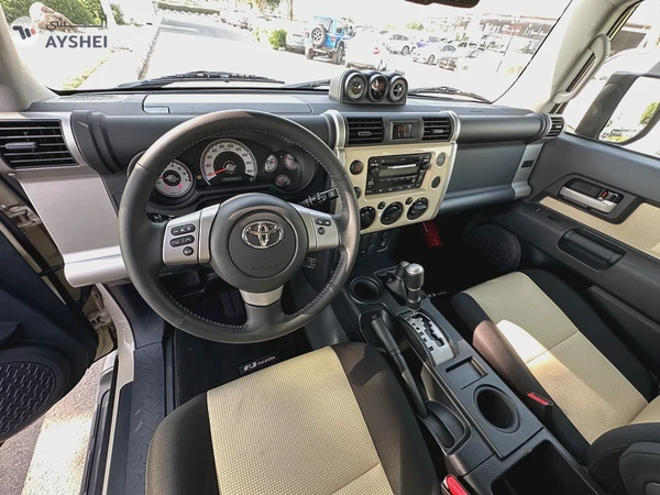 Toyota FJ Cruiser final Edition 06/1000 GCC Al futtaim