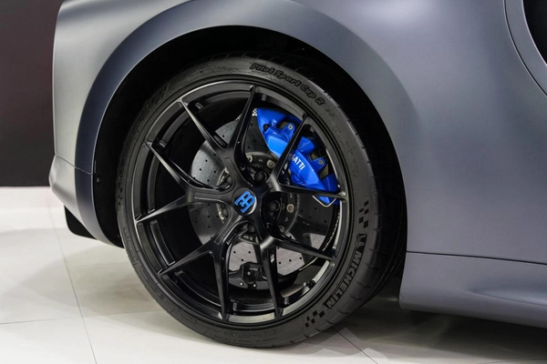 Bugatti Chiron Sport