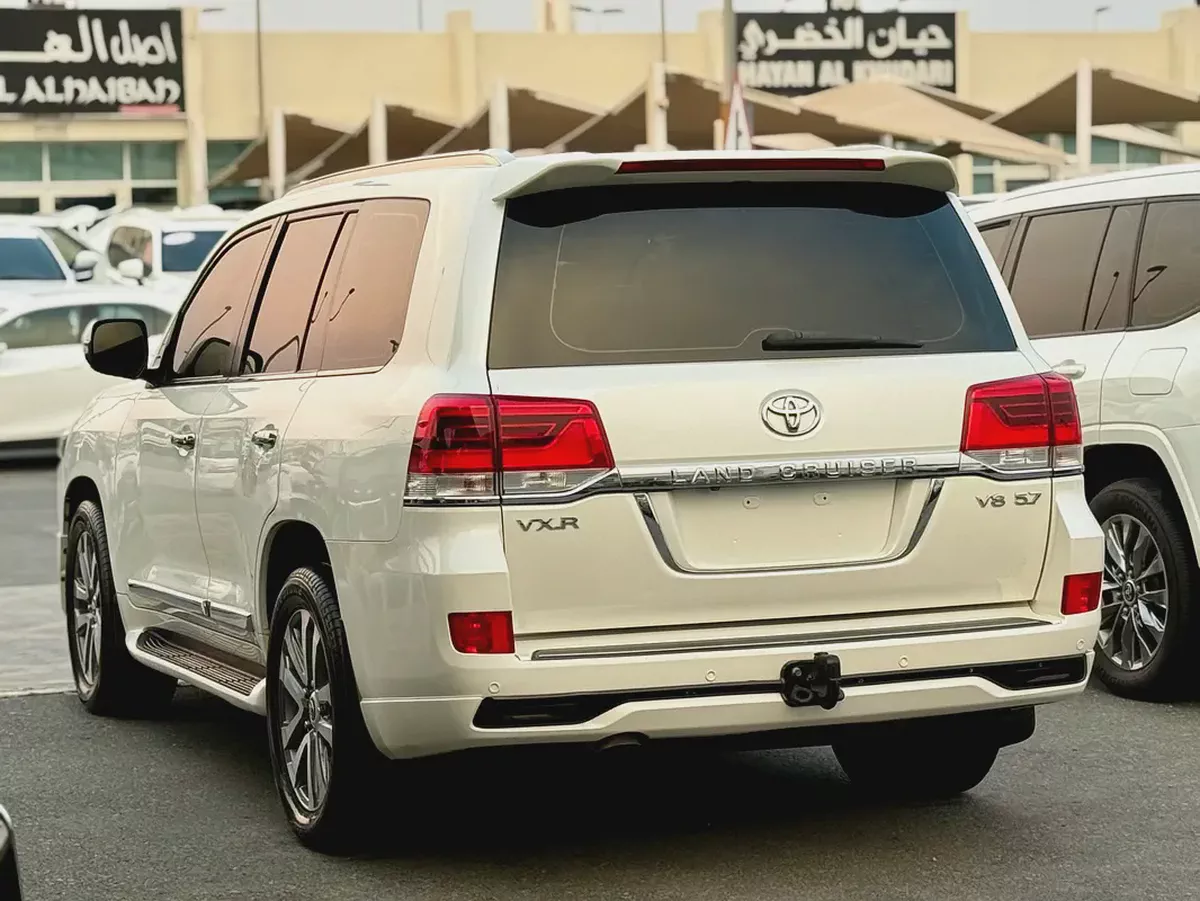 لاند كرورز VXR5.7Pristine Toyota Land Cruiser VXR 2017 | GCC Specs | Top Option-10-10