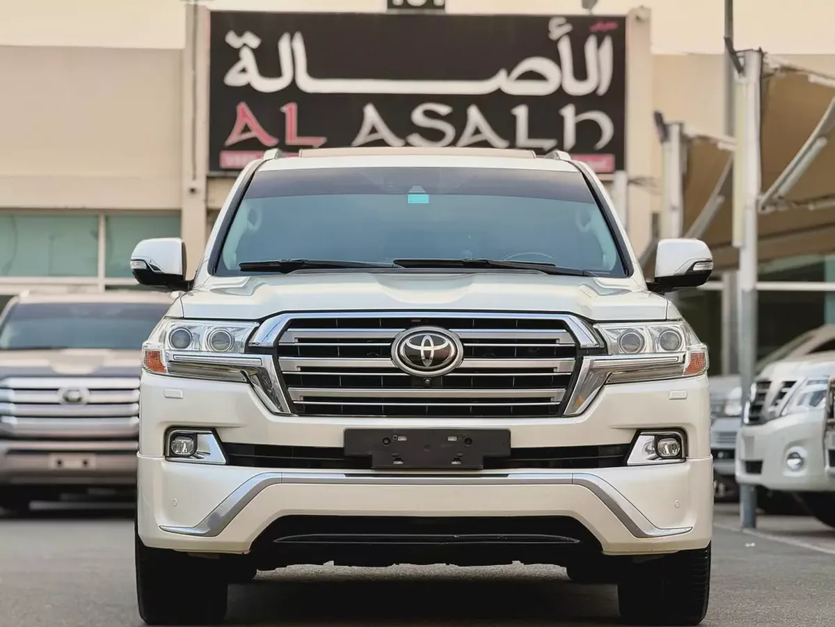 لاند كرورز VXR5.7Pristine Toyota Land Cruiser VXR 2017 | GCC Specs | Top Option