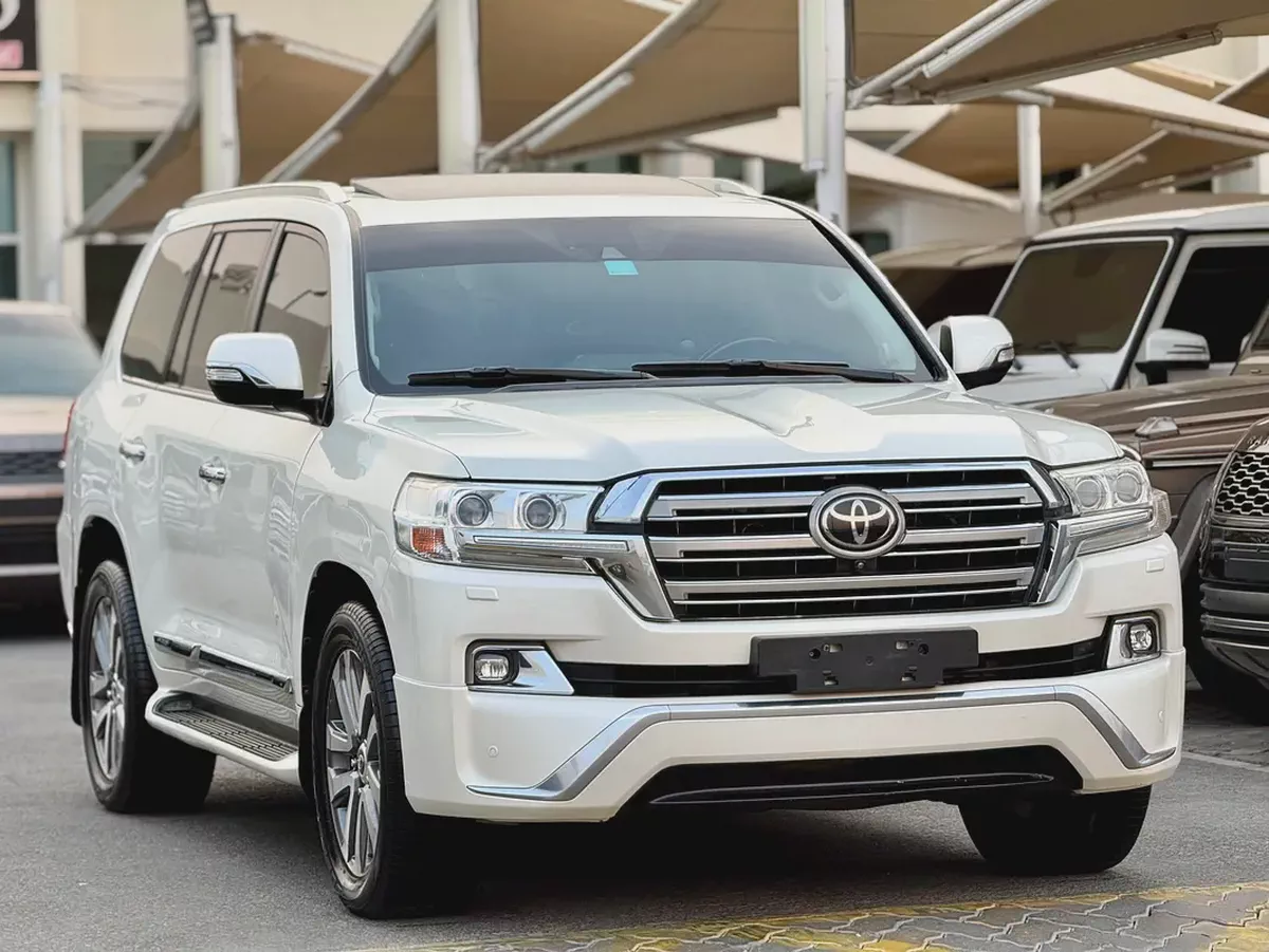 لاند كرورز VXR5.7Pristine Toyota Land Cruiser VXR 2017 | GCC Specs | Top Option-1-1