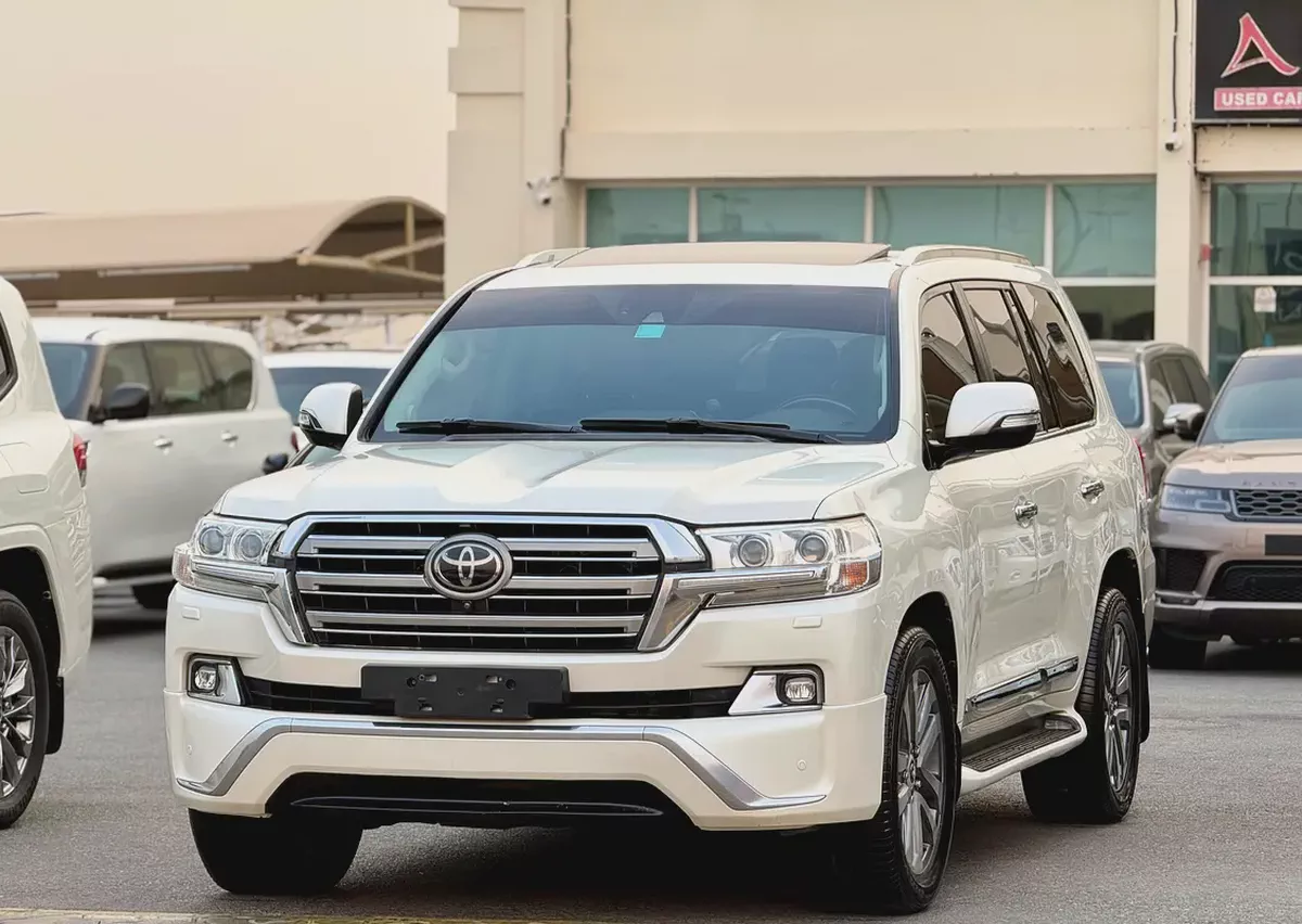 لاند كرورز VXR5.7Pristine Toyota Land Cruiser VXR 2017 | GCC Specs | Top Option-2-2